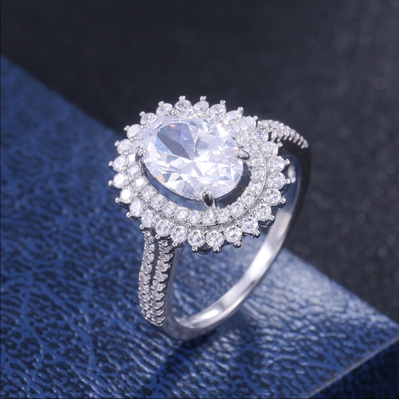 New Oval Cut Beautiful Diamond Women’s Ring - Picture 3 of 6